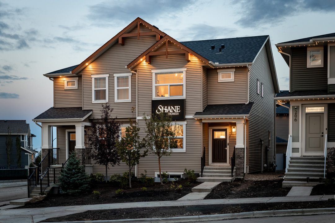 210 Aquila Grove NW, Calgary, AB, photo 1 of 8