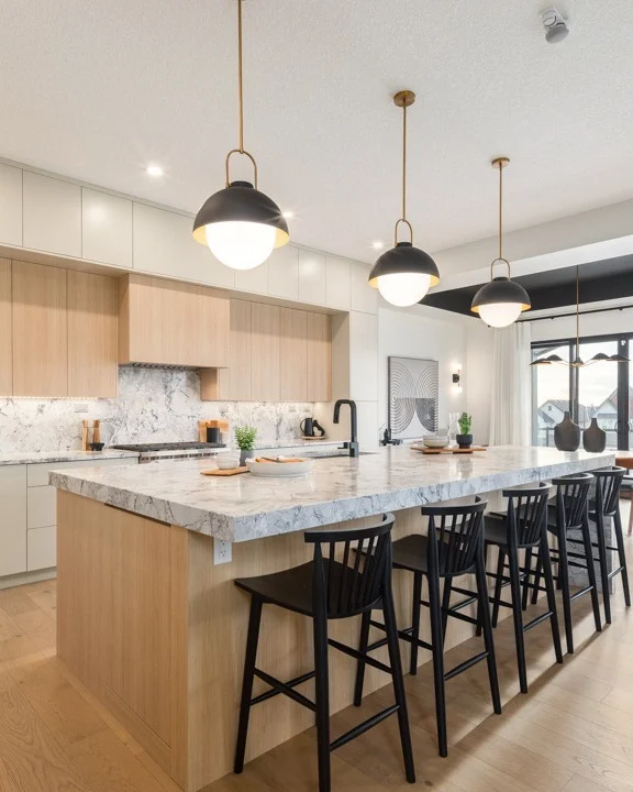 Our dream date? 🏠❤️

#calgary #calgaryhomes #calgaryhomebuilder #showhomes #shanehomes #customhomes #yyc #yycliving #loveisland