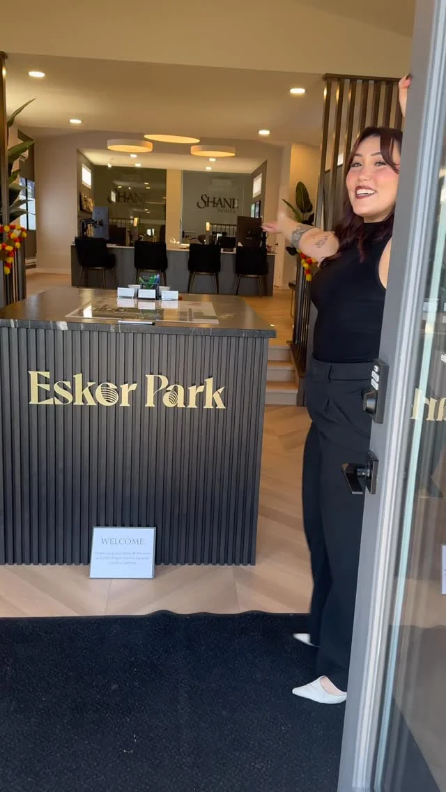Hey Calgary, welcome to our Esker Park Sales Centre! 

#Showhomes #calgary #calgaryhomes #shanehomes #housetour #calgaryhomebuilder