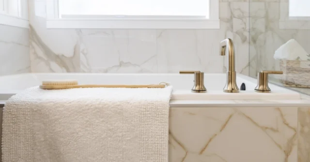 Weekend plans? Unwinding at home in an ensuite that makes it easy to relax (you may never want to leave). 

🏠Saffron II showhome in Esker Park
150 Drystone Way NW

#shanehomes #calgaryshowhome #interiordesign #bathroomdesign #homedesign #designinspo