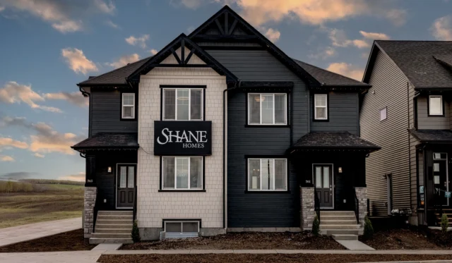✨NEW SHOWHOMES✨

Thinking ahead for your weekend plans? We opened two brand new duplex showhomes in Sirocco that are waiting for you to take the tour!

We've also introduced a brand-new duplex model, the Cavell, which features both a bedroom and full bathroom on the main floor.

See them for youself at 365 Creekside Drive in Sirocco