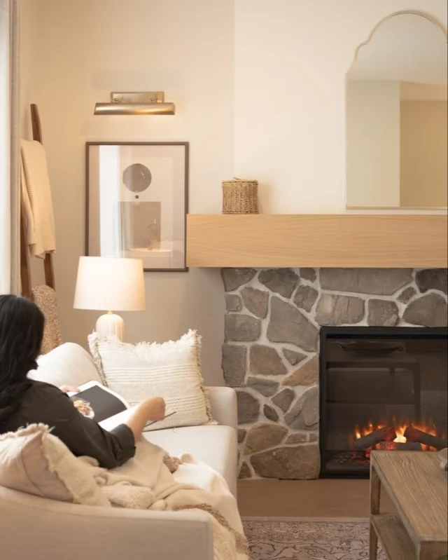 With all the rain Calgary has been seeing lately, there's never been a better time to have a cozy spot to curl up with a good book. A fireplace adds warmth, character, and a natural gathering place for quiet evenings at home. The best part? Many of our homes can be customized with a fireplace to create the atmosphere you're looking for.

#newhomes #calgaryhomes #calgaryhomebuilder #customhomes #fireplace